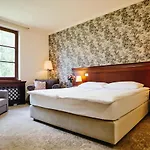 Hotel Mokrice Castle Estate 4*