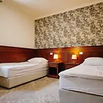 Отель Mokrice Castle Estate Obrezje