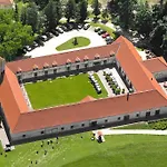 Mokrice Castle Estate Отель 4*