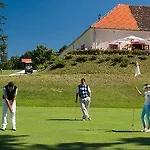 Mokrice Castle Estate Отель Obrezje