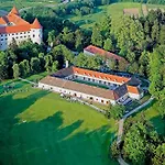 Mokrice Castle Estate Отель 4*
