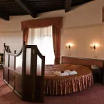 Hotell Mokrice Castle Estate Obrezje
