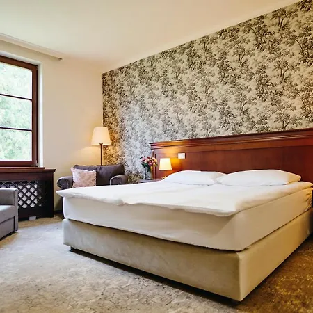 Otel Mokrice Castle Estate 4*