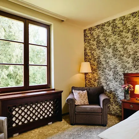 Hotell Mokrice Castle Estate