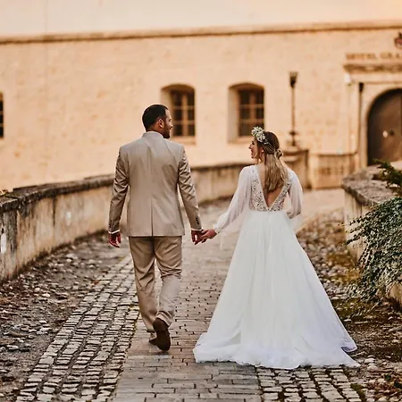 Hotell Mokrice Castle Estate