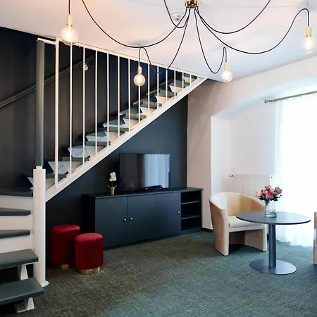 Otel Mokrice Castle Estate Obrezje