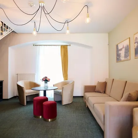 Mokrice Castle Estate فندق 4*