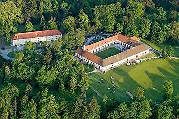 Mokrice Castle Estate Obrezje