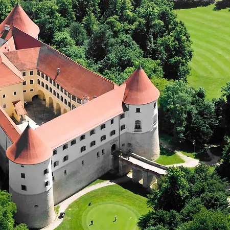 Mokrice Castle Estate 4*