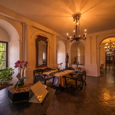 فندق Mokrice Castle Estate 4*