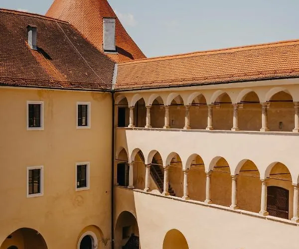 Mokrice Castle Estate 4*