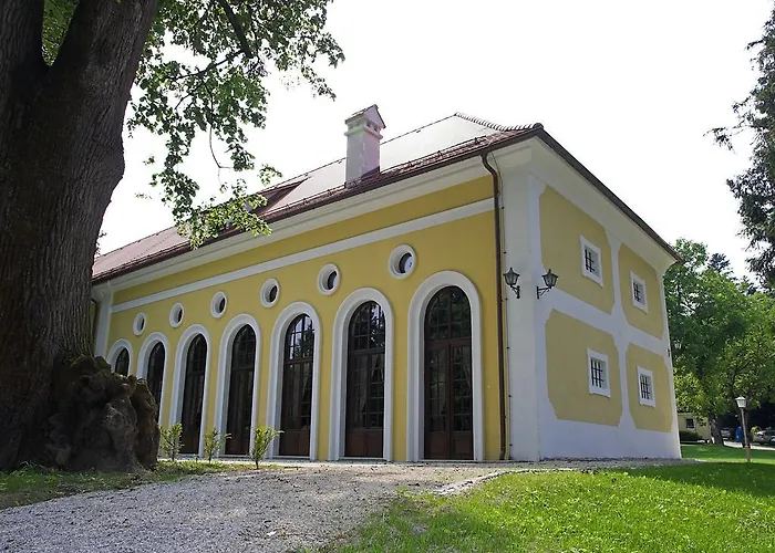Mokrice Castle Estate Obrezje