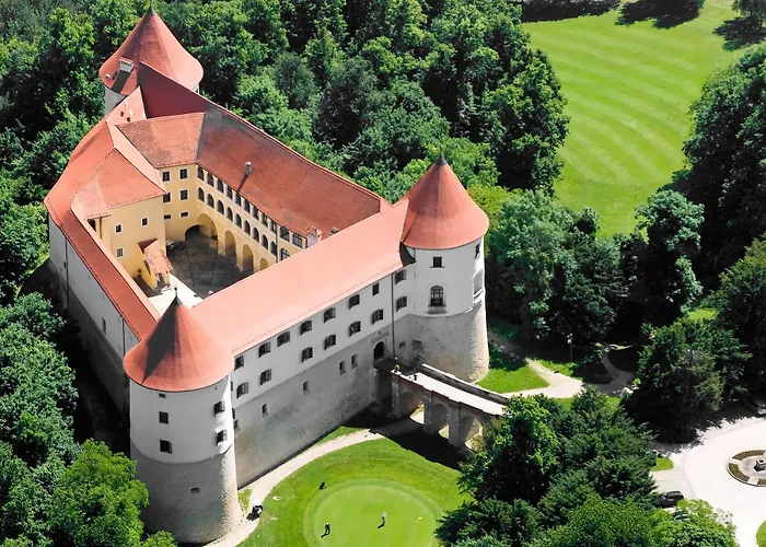 Mokrice Castle Estate 4*